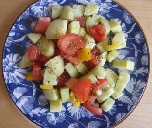 crudités dans une assiette